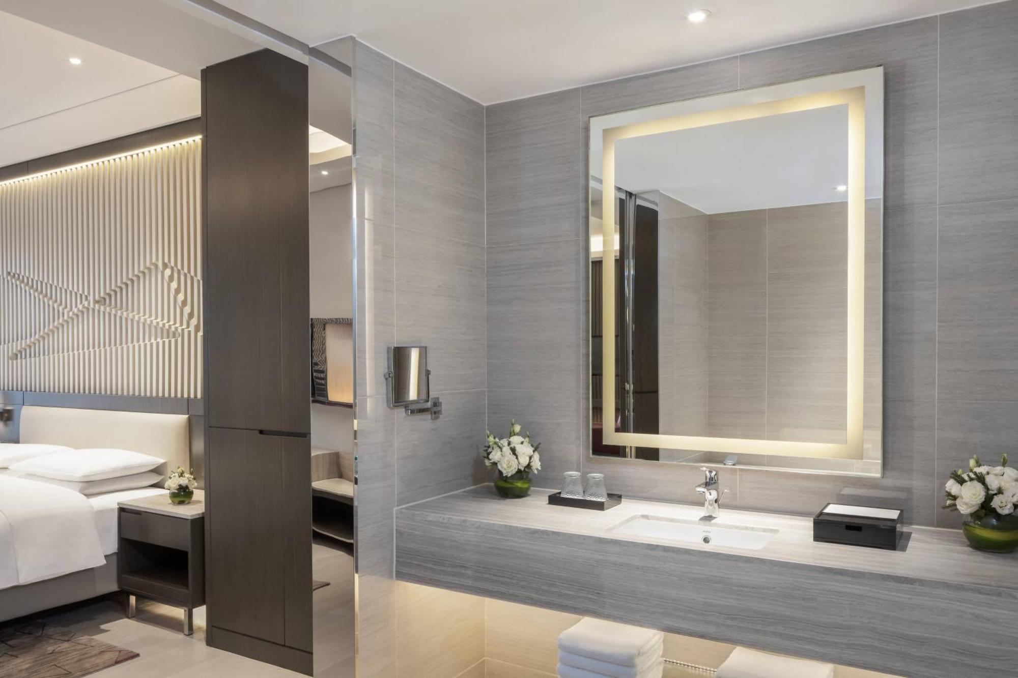 Отель Courtyard By Marriott Tianjin Hongqiao Экстерьер фото