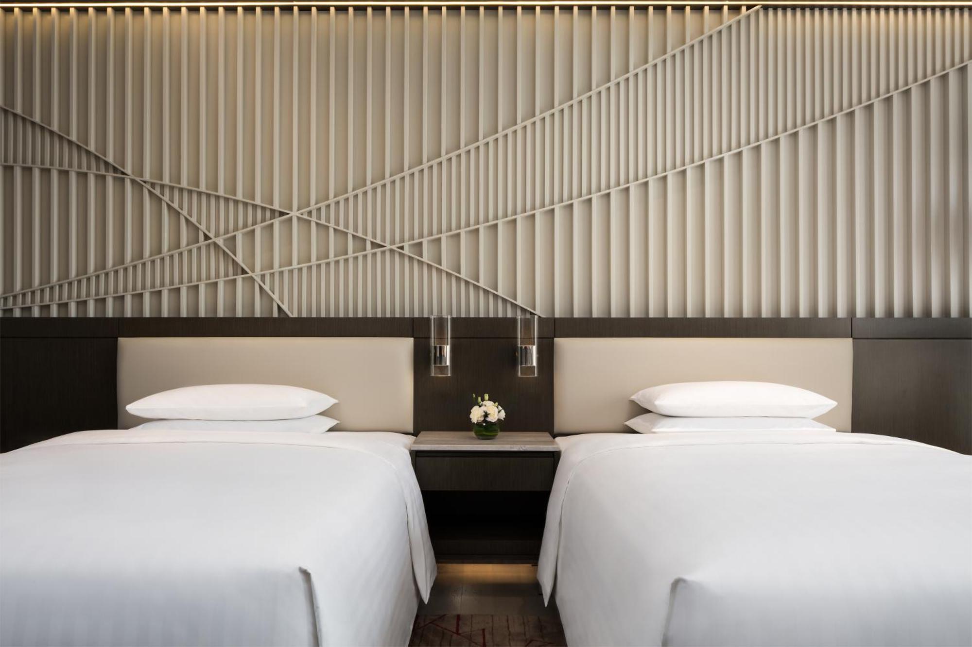 Отель Courtyard By Marriott Tianjin Hongqiao Экстерьер фото