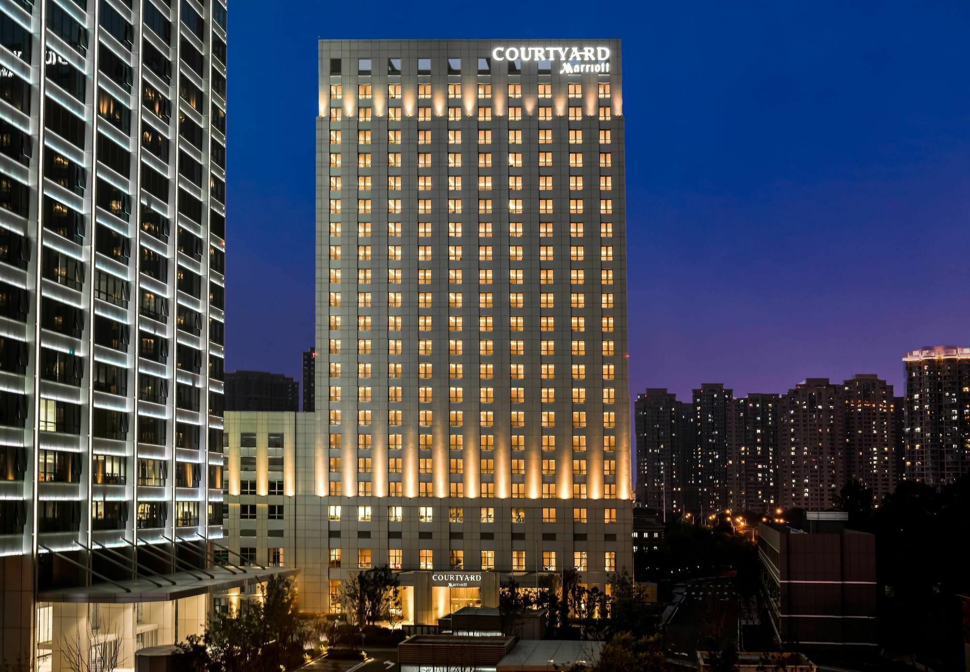 Отель Courtyard By Marriott Tianjin Hongqiao Экстерьер фото